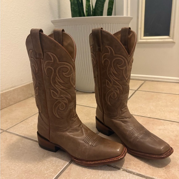 Brand new Shyanne Brown Leather Western Heeled Cowboy Boots - Picture 2 of 13